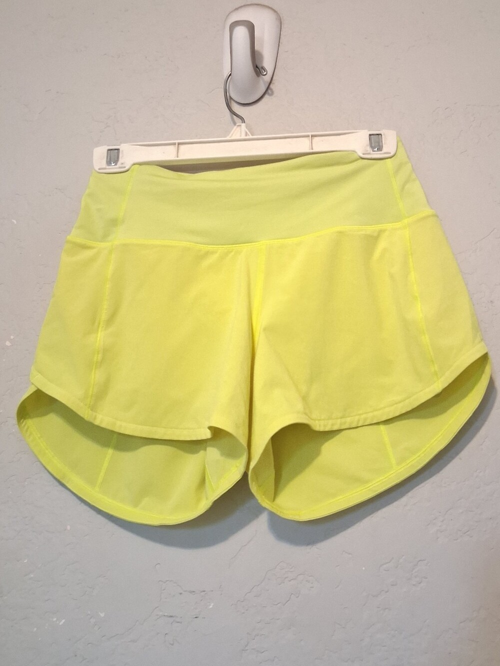 lululemon athletica Speed Up Waistband Short Neon Yellow 4" Gym Run Sz2 - Picture 3 of 16